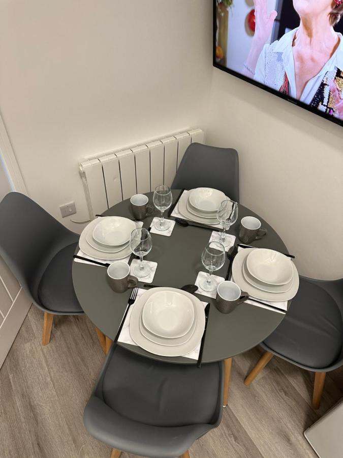 Central Colwyn Bay F1 外观 照片