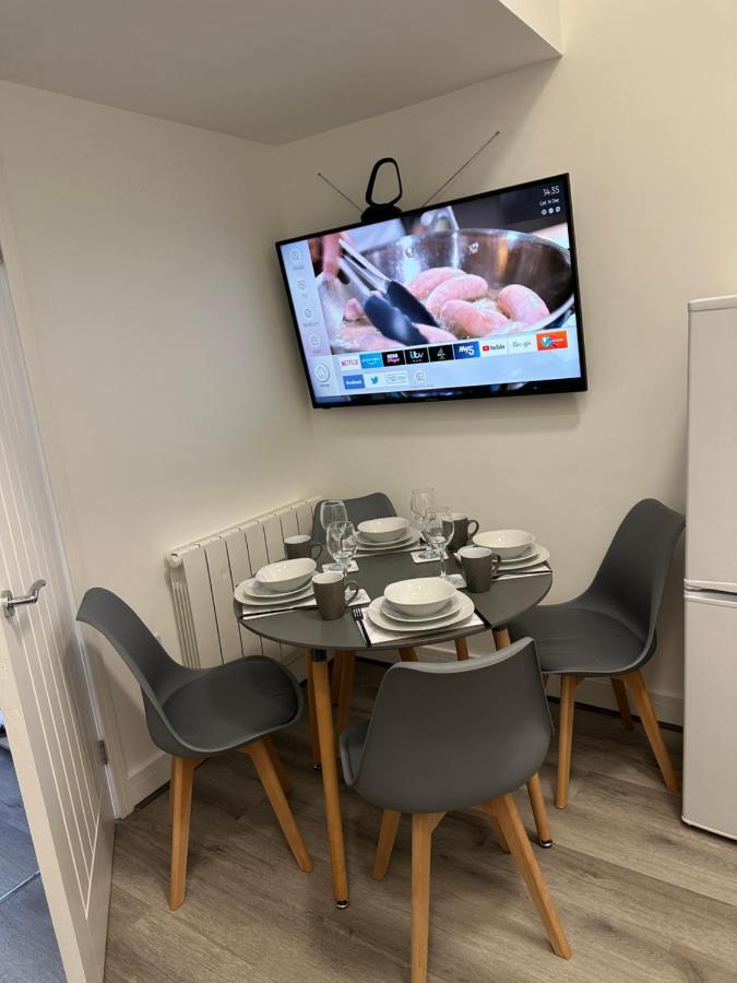 Central Colwyn Bay F1 外观 照片